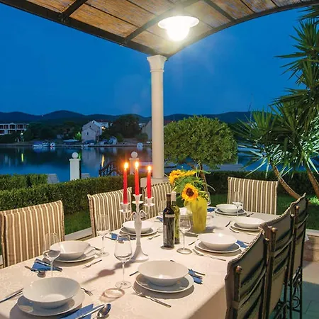 Lovi Te-three Bedroom With Pool And Sea View * Lovište