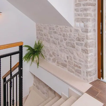 Lovi Te-three Bedroom With Pool And Sea View Lovište