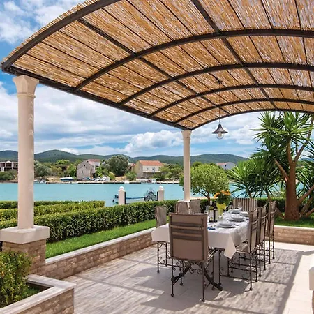 Lovi Te-three Bedroom With Pool And Sea View