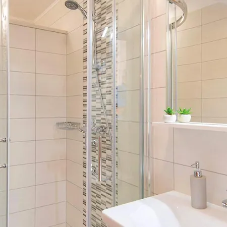 Lovi Te-three Bedroom With Pool And Sea View Hébergement de vacances