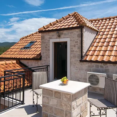 Lovi Te-three Bedroom With Pool And Sea View Hébergement de vacances Lovište