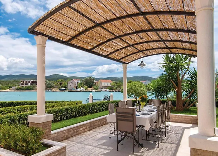 Lovi Te-three Bedroom With Pool And Sea View