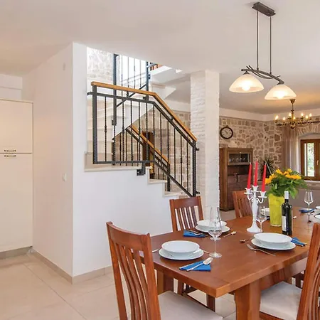 Lovi Te-three Bedroom With Pool And Sea View * Lovište