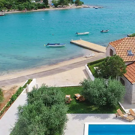 Nyaraló Lovi Te-three Bedroom With Pool And Sea View