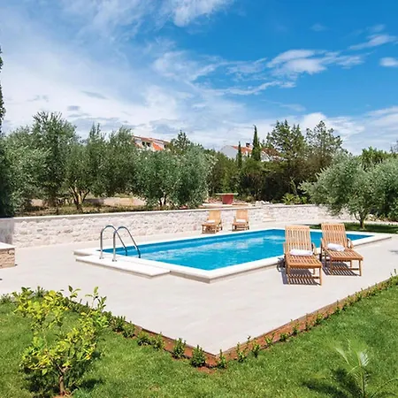 Lovi Te-three Bedroom With Pool And Sea View Dom wakacyjny Lovište