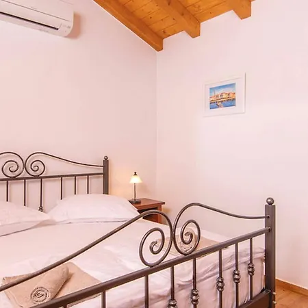 Lovi Te-three Bedroom With Pool And Sea View * Lovište