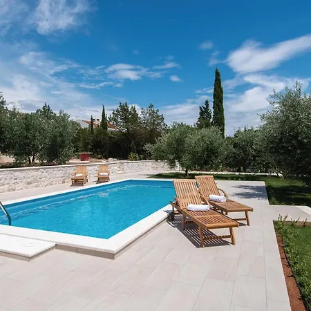 Lovi Te-three Bedroom With Pool And Sea View Dom wakacyjny *