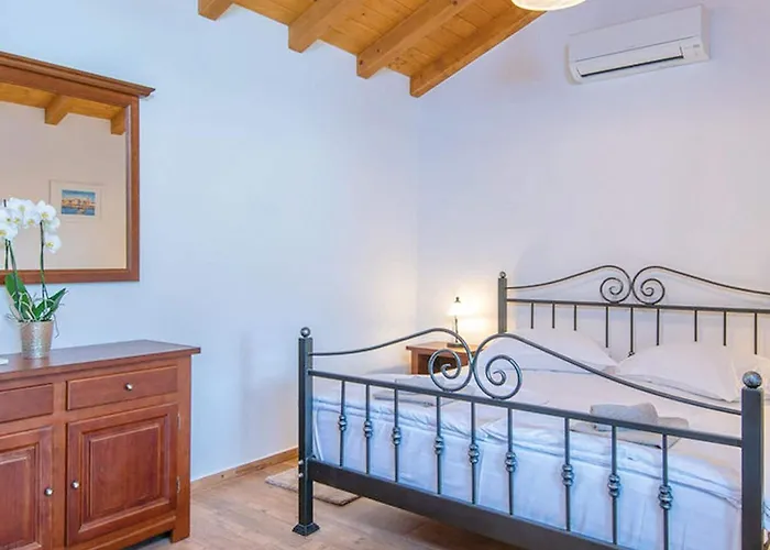 Lovi Te-three Bedroom With Pool And Sea View