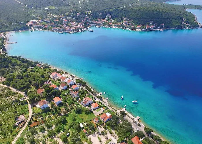 Lovi Te-three Bedroom With Pool And Sea View בית נופש