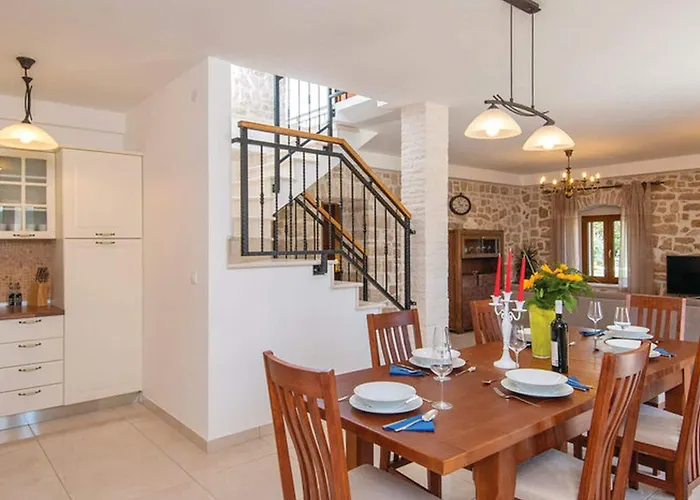 Lovi Te-three Bedroom With Pool And Sea View * Lovište