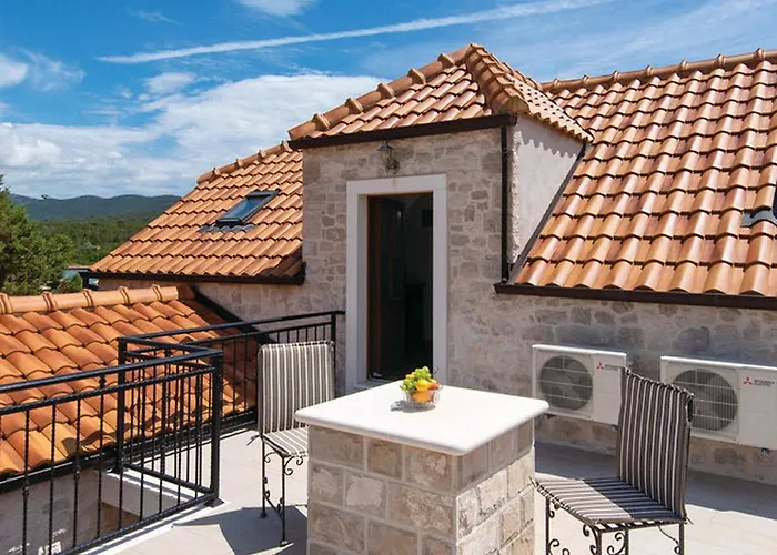 Lovi Te-three Bedroom With Pool And Sea View בית נופש לוביסטה