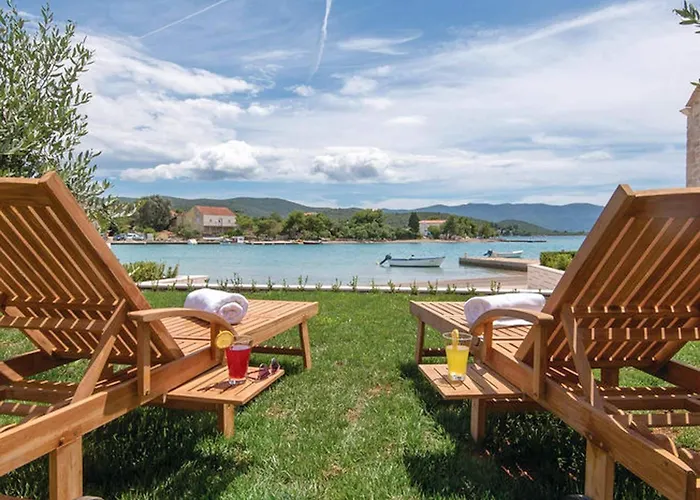 Lovi Te-three Bedroom With Pool And Sea View * Lovište