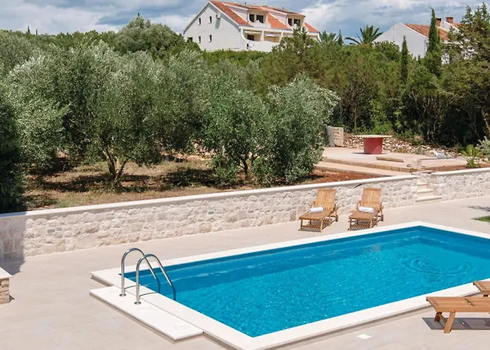 Lovi Te-three Bedroom With Pool And Sea View * Lovište