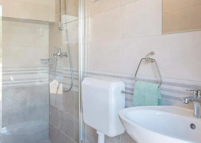 Lovi Te-three Bedroom With Pool And Sea View בית נופש
